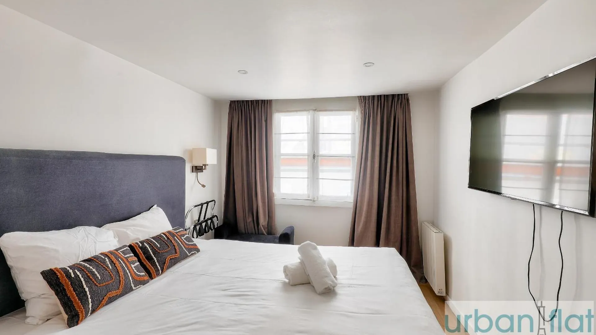 Apartment 62 - Beautiful Triangle D- 100m From Champs-elysees